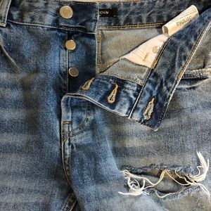 Ripped girlfriend jeans